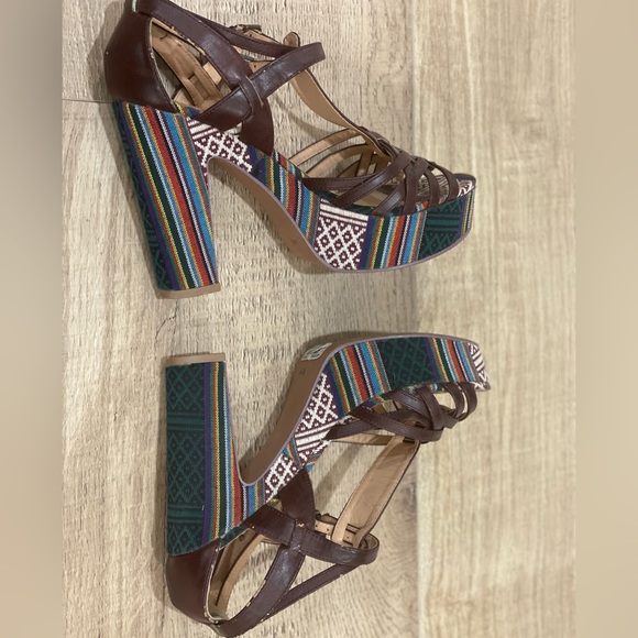 Cool Way platform leather cutout strappy aztec rainbow print sandal heels - 10 - Picture 5 of 9